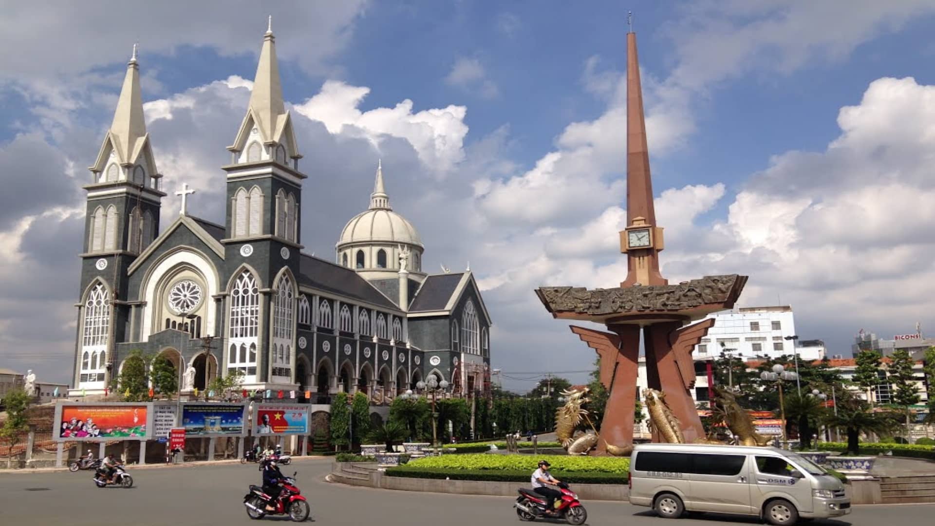 Bất động sản thiếu nguồn cung, nhà đầu tư chờ sản phẩm như “nắng hạn mong mưa” 2 Sharingland Thanh pho Thu Dau Mot